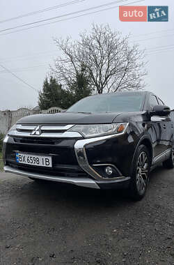 Позашляховик / Кросовер Mitsubishi Outlander 2017 в Нетішині