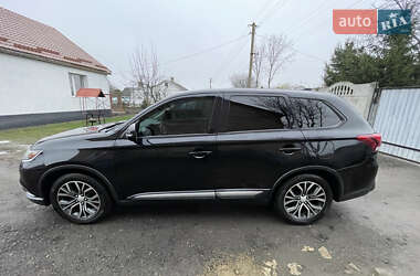 Позашляховик / Кросовер Mitsubishi Outlander 2017 в Нетішині