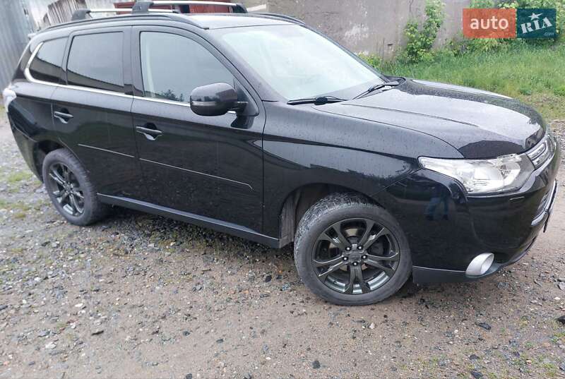 Позашляховик / Кросовер Mitsubishi Outlander 2012 в Нетішині