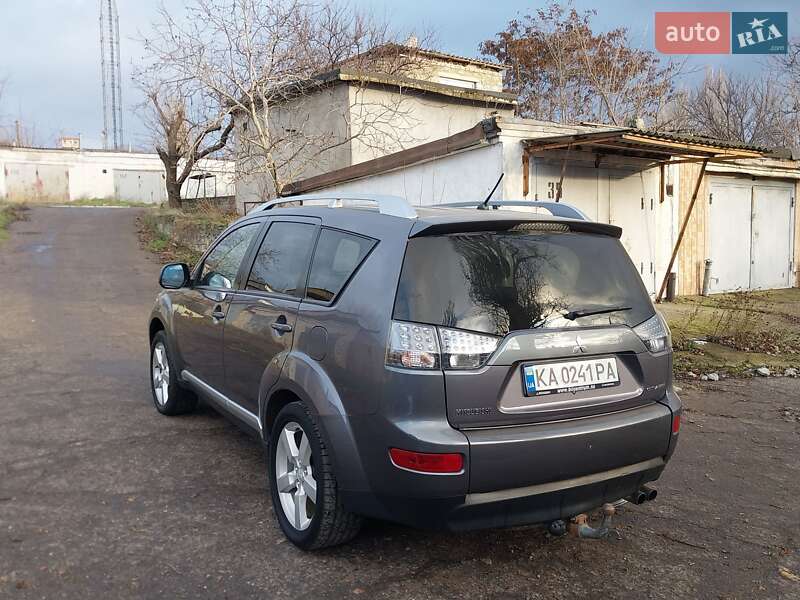 Внедорожник / Кроссовер Mitsubishi Outlander 2008 в Николаеве