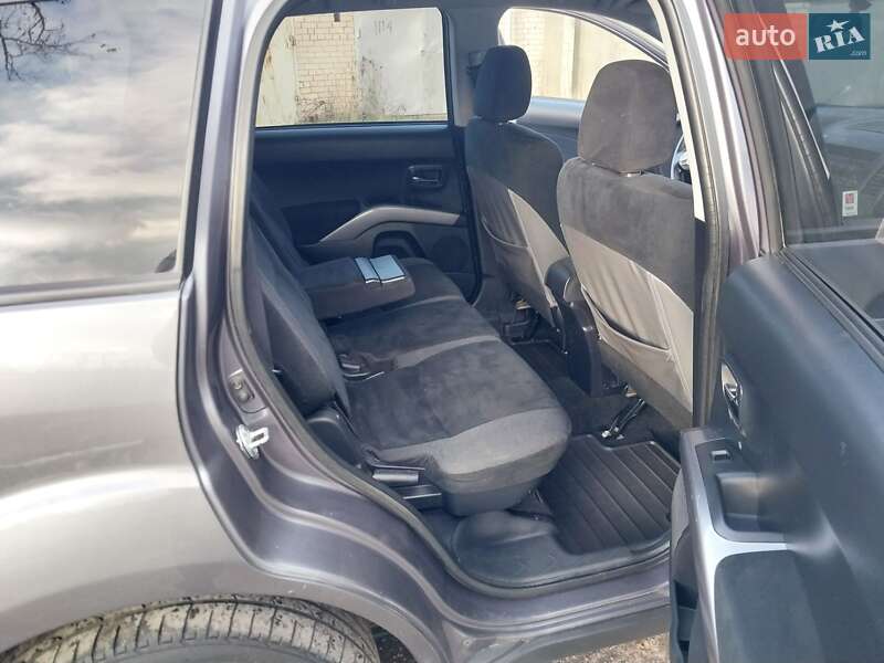 Внедорожник / Кроссовер Mitsubishi Outlander 2008 в Николаеве
