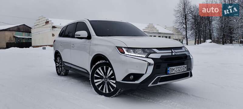 Позашляховик / Кросовер Mitsubishi Outlander 2018 в Шостці