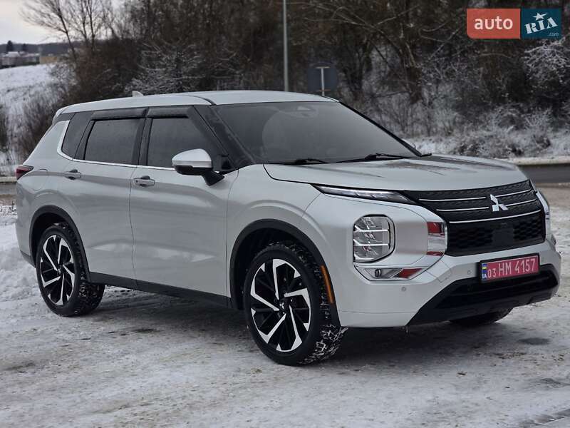 Позашляховик / Кросовер Mitsubishi Outlander 2021 в Тернополі