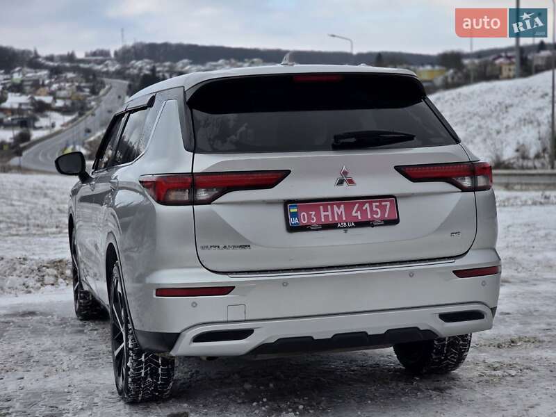 Позашляховик / Кросовер Mitsubishi Outlander 2021 в Тернополі