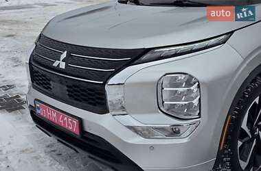 Позашляховик / Кросовер Mitsubishi Outlander 2021 в Тернополі