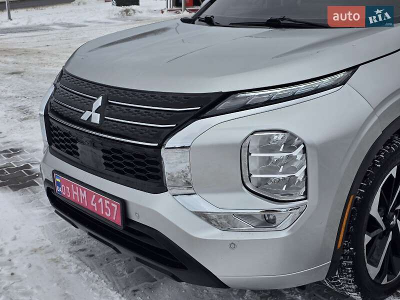 Позашляховик / Кросовер Mitsubishi Outlander 2021 в Тернополі