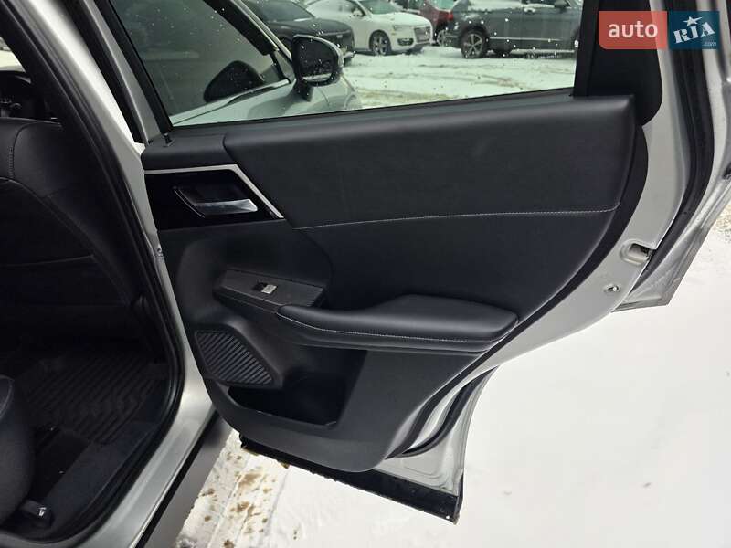 Позашляховик / Кросовер Mitsubishi Outlander 2021 в Тернополі