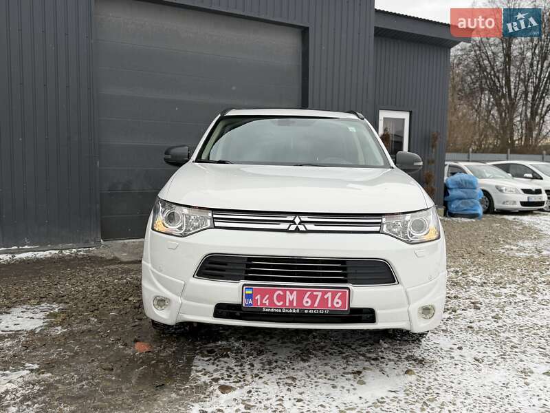 Позашляховик / Кросовер Mitsubishi Outlander 2013 в Трускавці