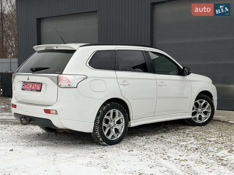 Позашляховик / Кросовер Mitsubishi Outlander 2013 в Трускавці