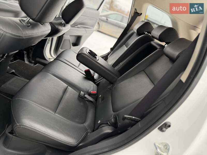 Позашляховик / Кросовер Mitsubishi Outlander 2013 в Трускавці