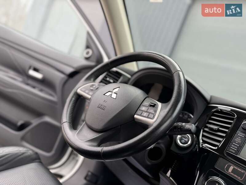 Позашляховик / Кросовер Mitsubishi Outlander 2013 в Трускавці