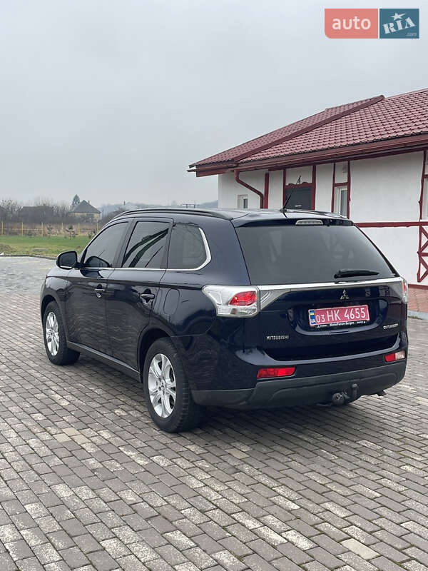Позашляховик / Кросовер Mitsubishi Outlander 2013 в Мукачевому