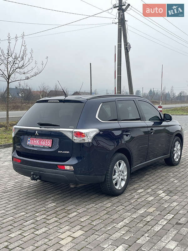 Позашляховик / Кросовер Mitsubishi Outlander 2013 в Мукачевому