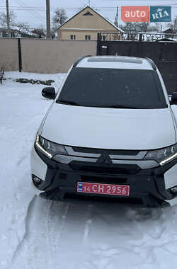 Внедорожник / Кроссовер Mitsubishi Outlander 2021 в Днепре