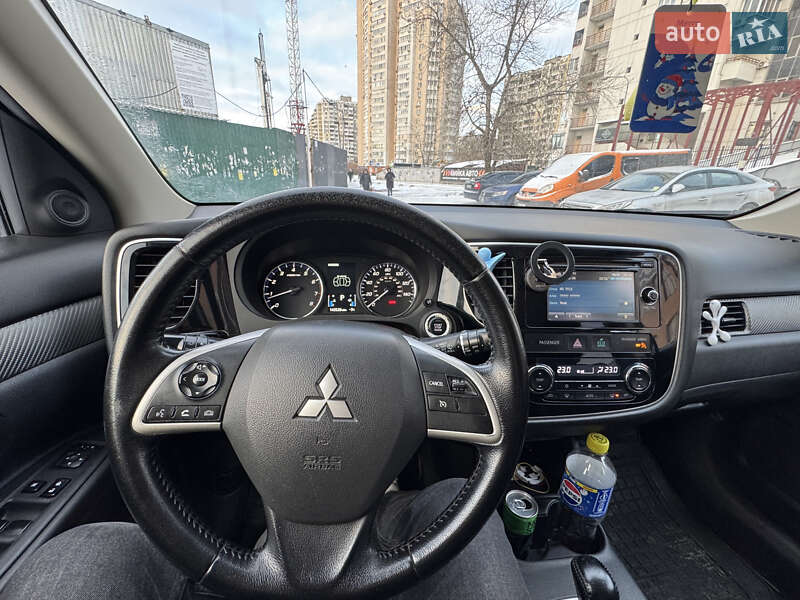 Позашляховик / Кросовер Mitsubishi Outlander 2013 в Попільні