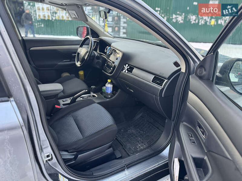 Позашляховик / Кросовер Mitsubishi Outlander 2013 в Попільні