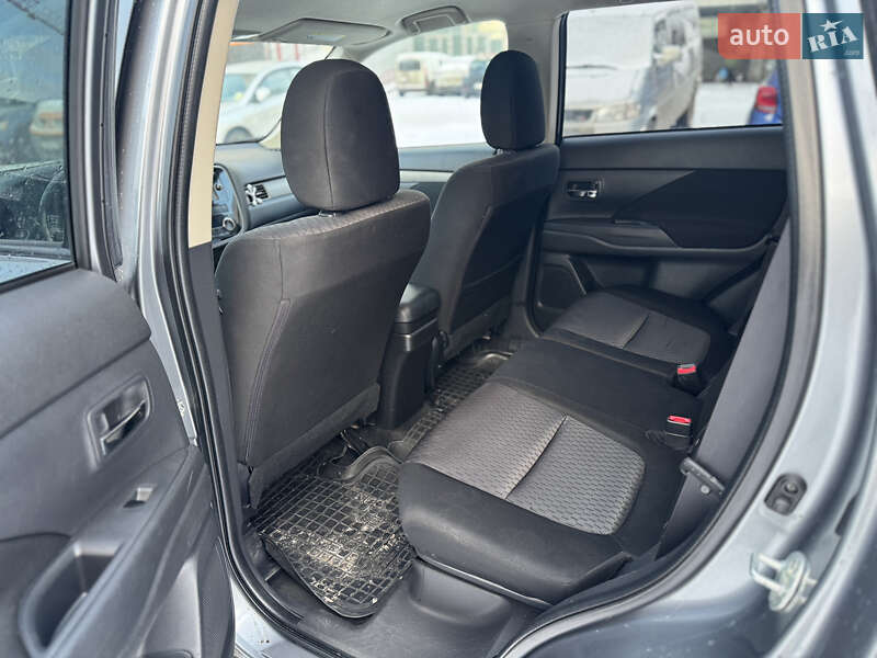 Позашляховик / Кросовер Mitsubishi Outlander 2013 в Попільні