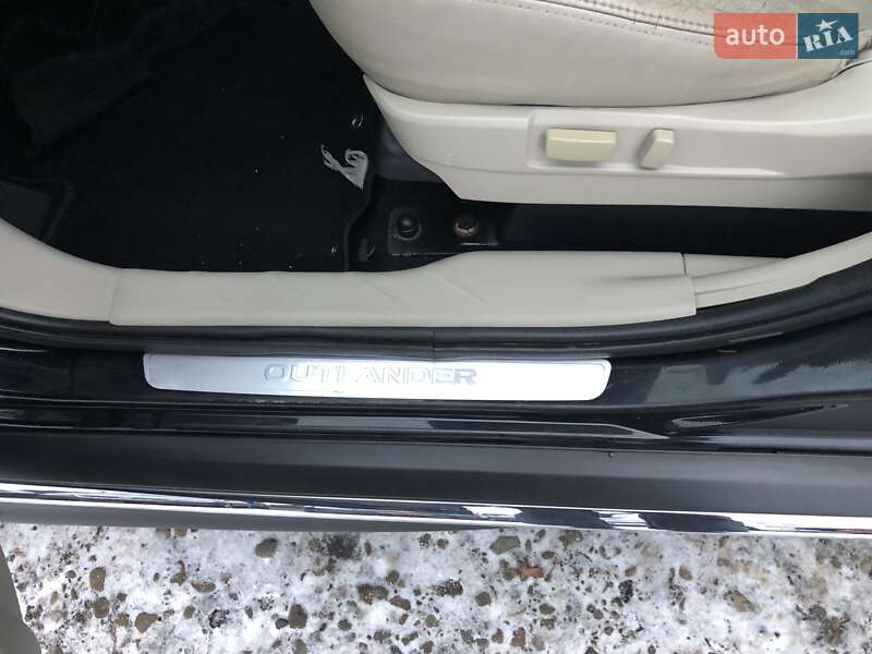 Позашляховик / Кросовер Mitsubishi Outlander 2012 в Івано-Франківську