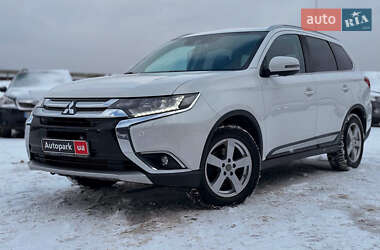 Позашляховик / Кросовер Mitsubishi Outlander 2016 в Львові