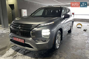 Позашляховик / Кросовер Mitsubishi Outlander 2024 в Львові