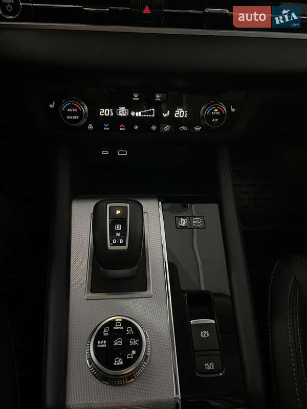 Позашляховик / Кросовер Mitsubishi Outlander 2024 в Львові