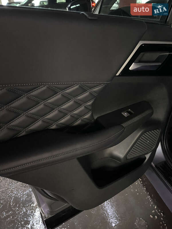 Позашляховик / Кросовер Mitsubishi Outlander 2024 в Львові