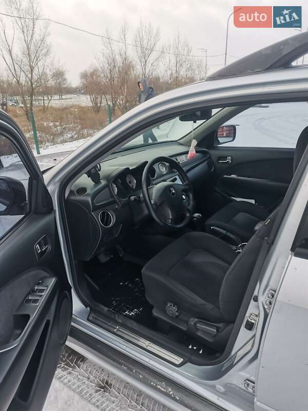 Позашляховик / Кросовер Mitsubishi Outlander 2006 в Києві