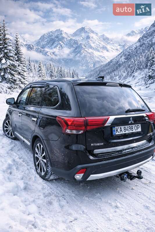 Внедорожник / Кроссовер Mitsubishi Outlander 2018 в Киеве