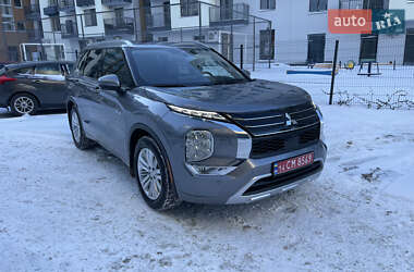 Внедорожник / Кроссовер Mitsubishi Outlander 2024 в Львове