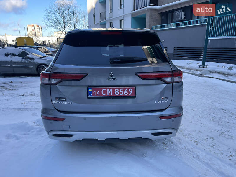 Позашляховик / Кросовер Mitsubishi Outlander 2024 в Львові