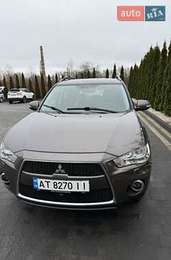 Внедорожник / Кроссовер Mitsubishi Outlander 2011 в Надворной