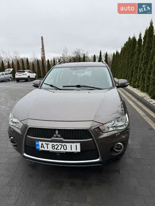 Mitsubishi Outlander 2011