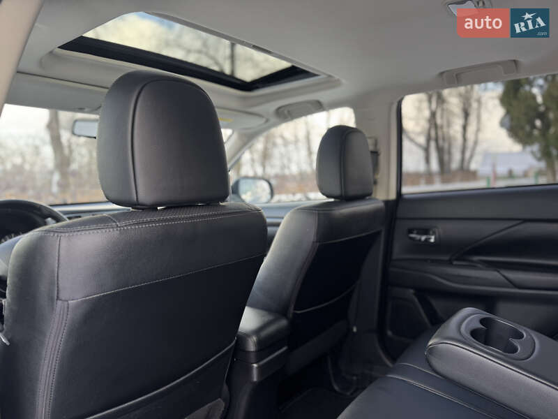 Позашляховик / Кросовер Mitsubishi Outlander 2016 в Дрогобичі фото 73 Позашляховик / Кросовер Mitsubishi Outlander 2016 в Дрогобичі