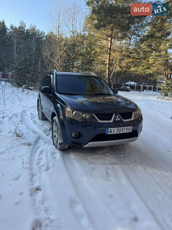 Позашляховик / Кросовер Mitsubishi Outlander 2008 в Києві