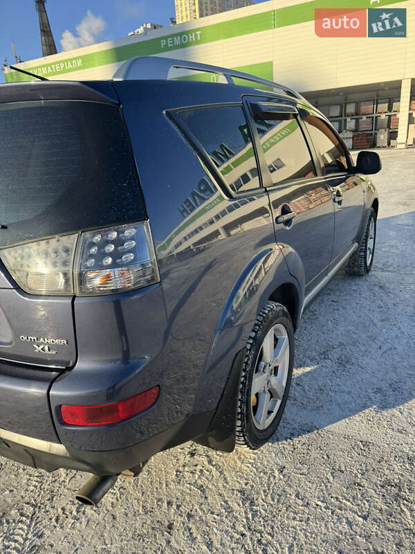 Позашляховик / Кросовер Mitsubishi Outlander 2008 в Києві