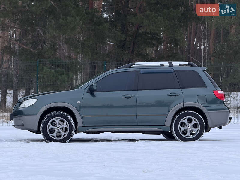 Позашляховик / Кросовер Mitsubishi Outlander 2006 в Києві