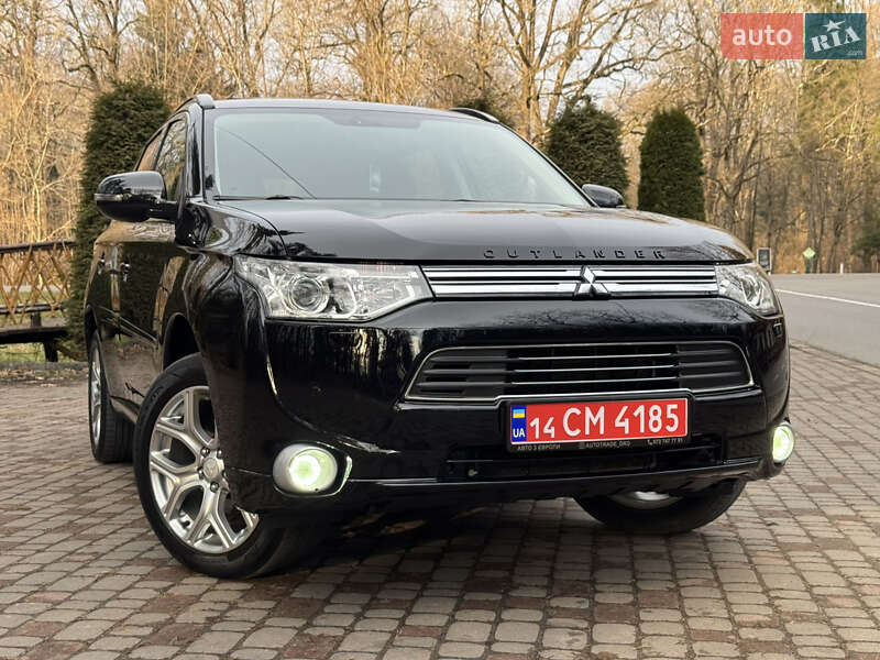 Внедорожник / Кроссовер Mitsubishi Outlander 2014 в Дрогобыче