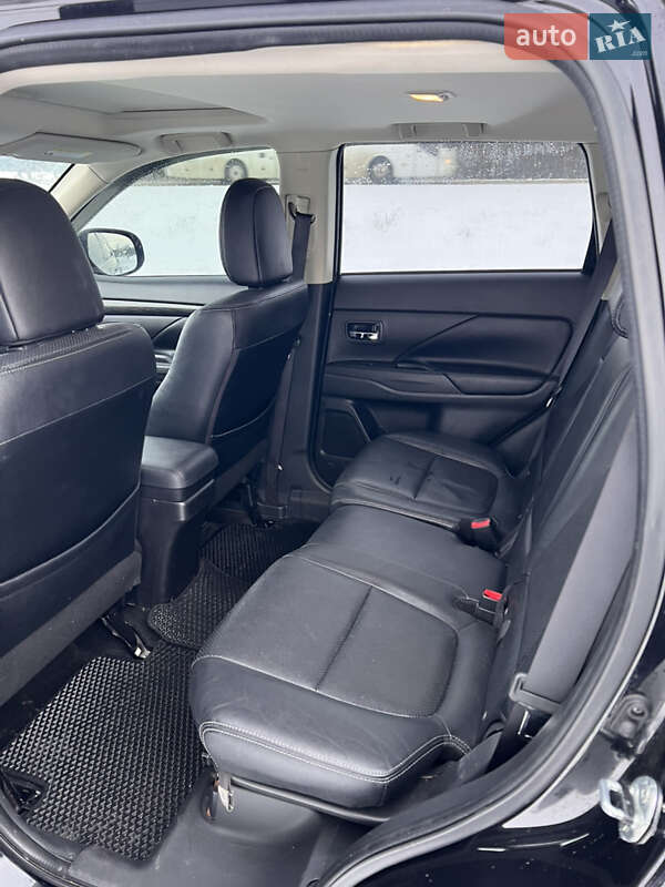 Позашляховик / Кросовер Mitsubishi Outlander 2015 в Зіньківі