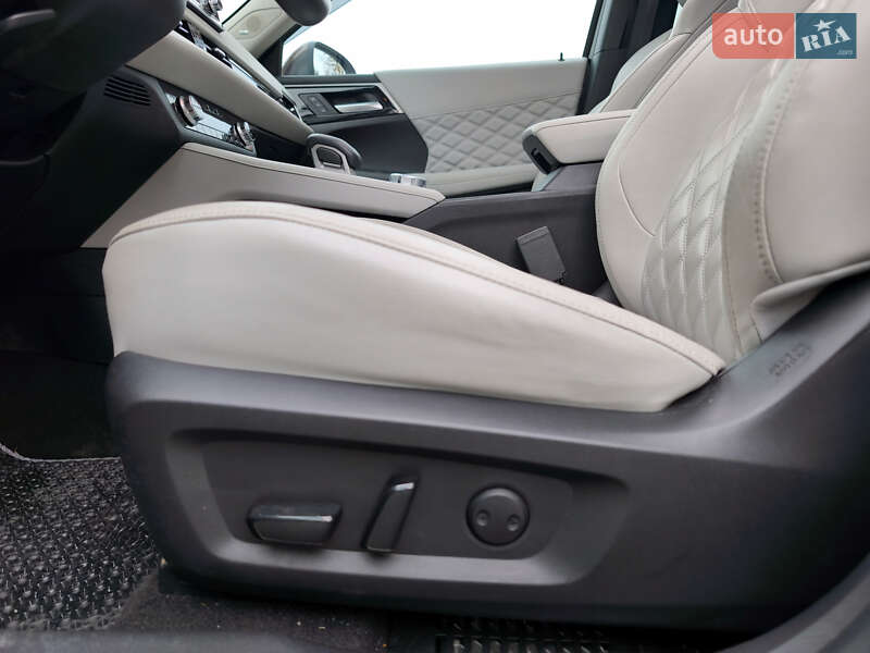 Позашляховик / Кросовер Mitsubishi Outlander 2022 в Івано-Франківську