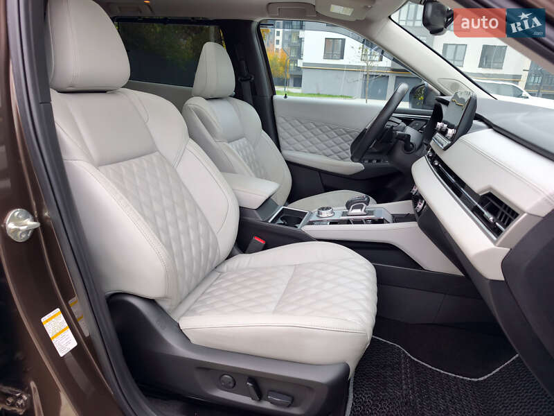 Позашляховик / Кросовер Mitsubishi Outlander 2022 в Івано-Франківську