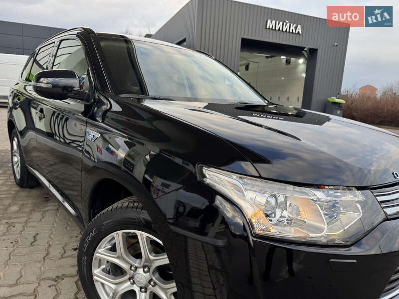 Позашляховик / Кросовер Mitsubishi Outlander 2014 в Дрогобичі