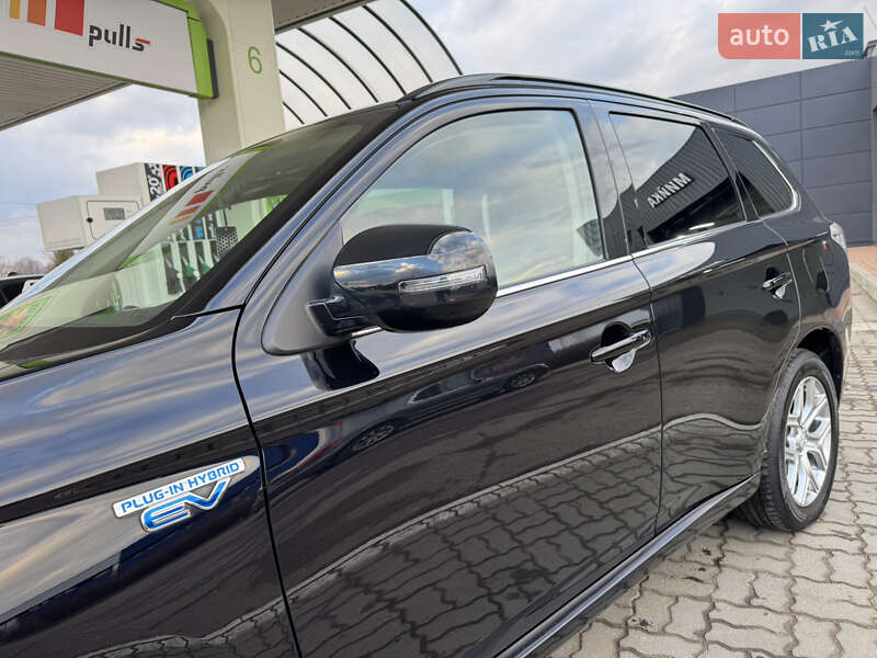 Позашляховик / Кросовер Mitsubishi Outlander 2014 в Дрогобичі