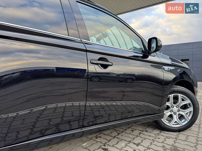 Позашляховик / Кросовер Mitsubishi Outlander 2014 в Дрогобичі