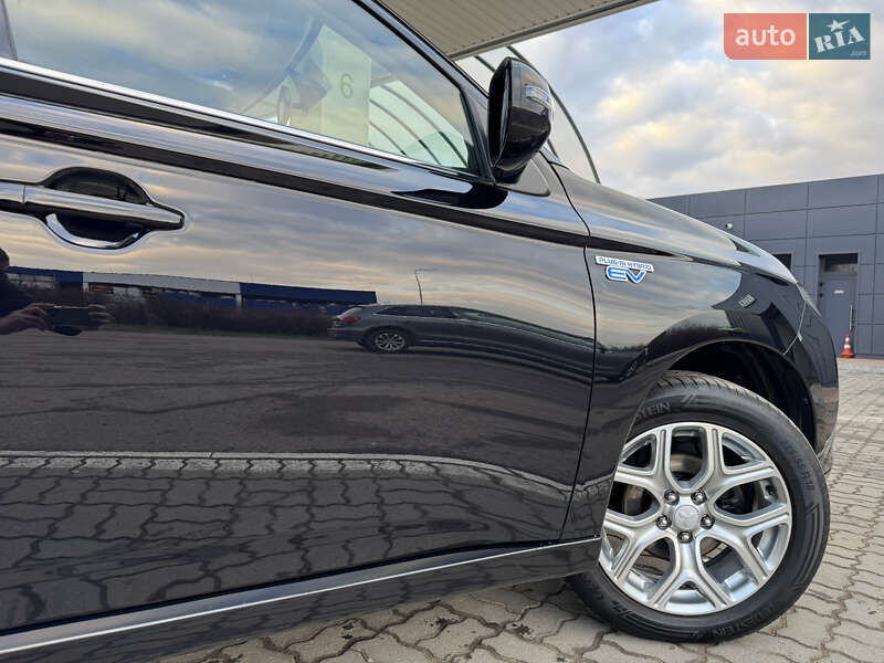 Позашляховик / Кросовер Mitsubishi Outlander 2014 в Дрогобичі