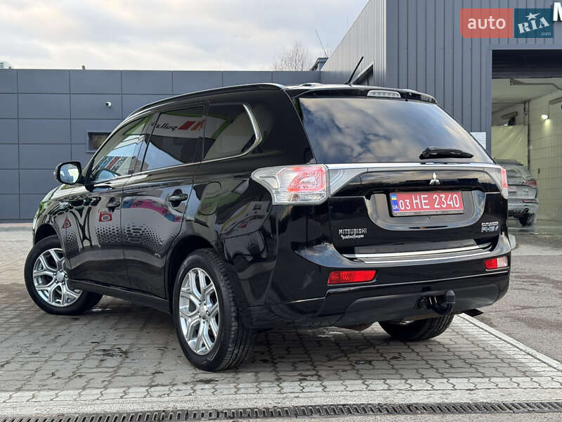 Позашляховик / Кросовер Mitsubishi Outlander 2014 в Дрогобичі