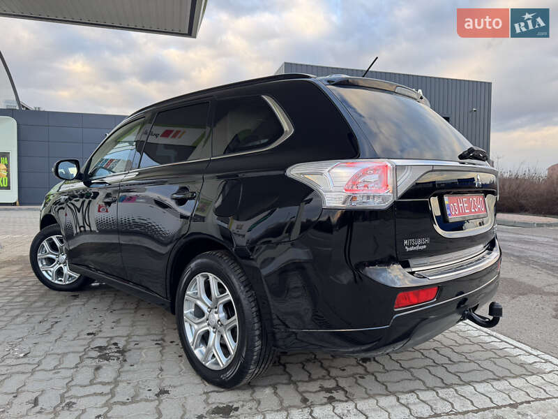 Позашляховик / Кросовер Mitsubishi Outlander 2014 в Дрогобичі