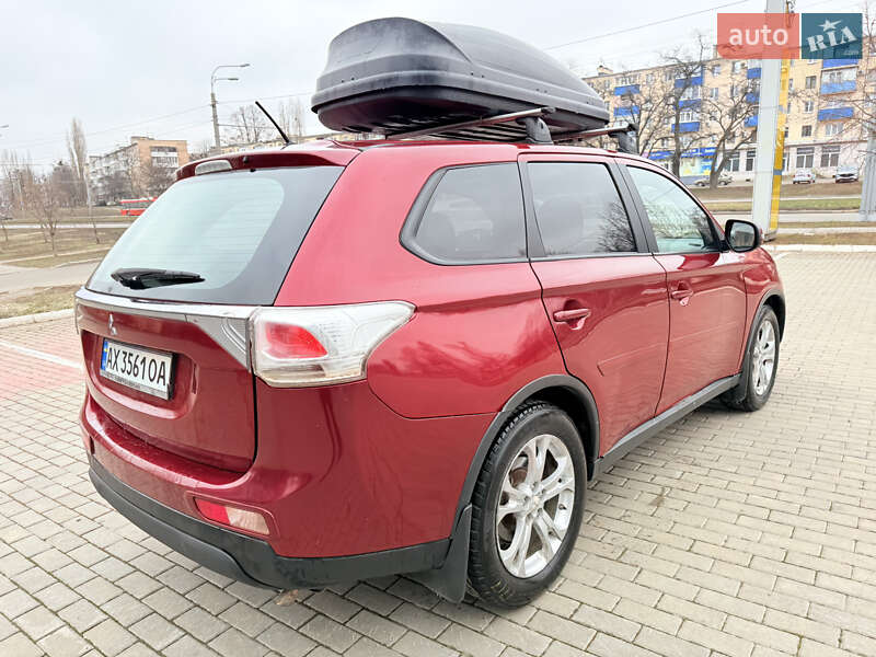 Внедорожник / Кроссовер Mitsubishi Outlander 2014 в Харькове