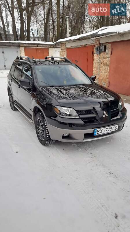 Внедорожник / Кроссовер Mitsubishi Outlander 2004 в Хмельницком