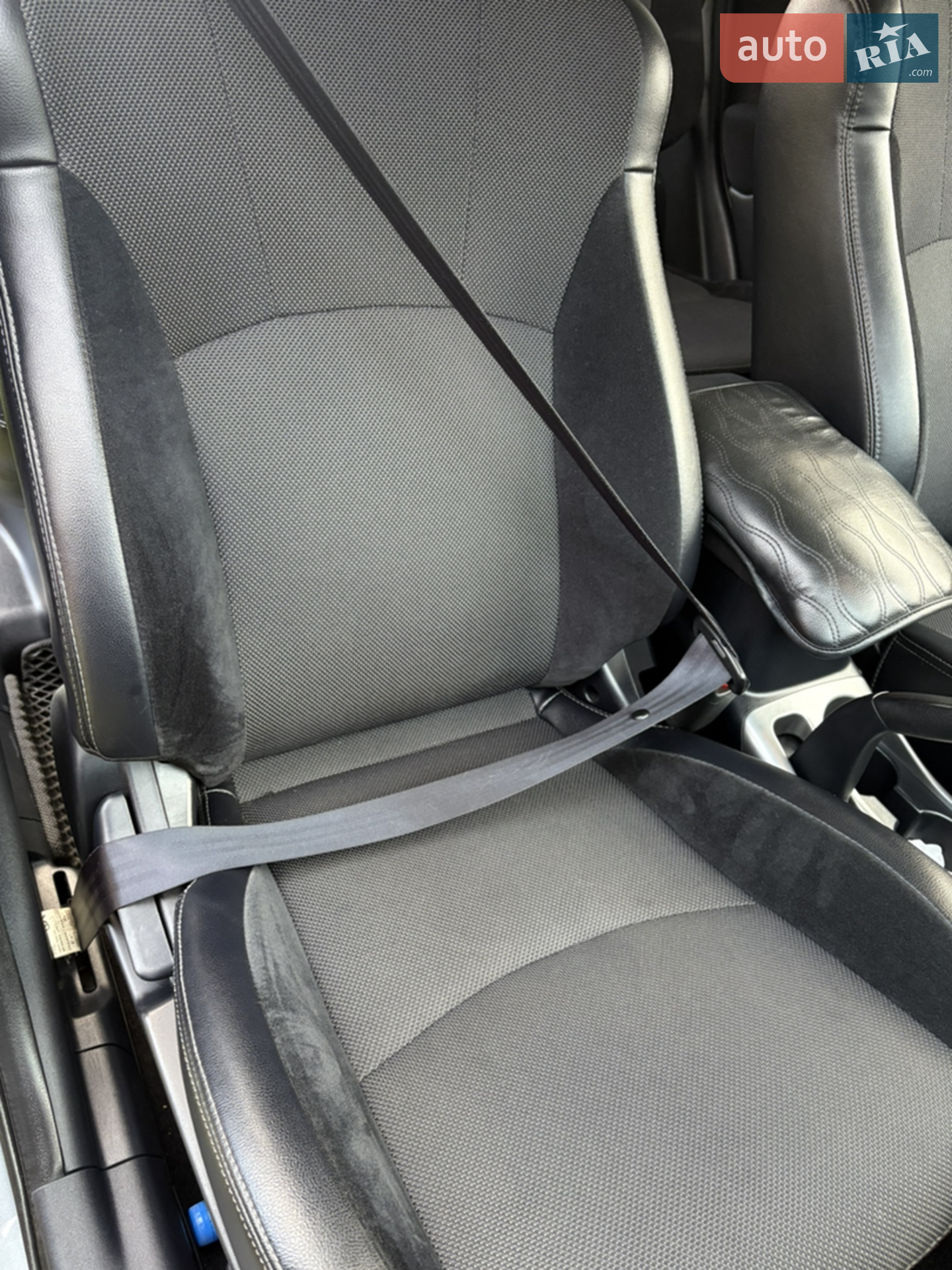 2012 Mitsubishi Outlander - мініатюра 16
