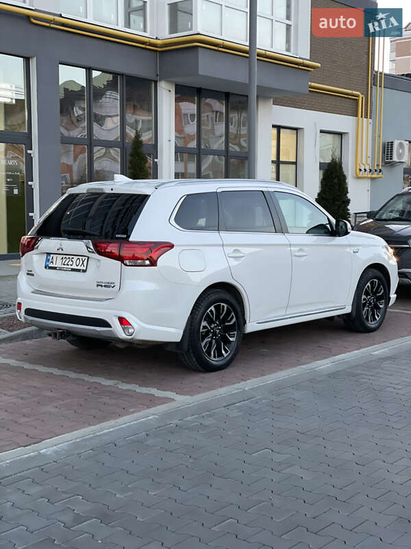 Внедорожник / Кроссовер Mitsubishi Outlander 2017 в Киеве фото 4 Внедорожник / Кроссовер Mitsubishi Outlander 2017 в Киеве